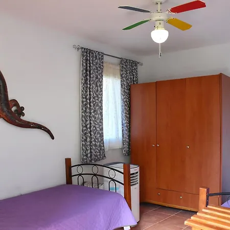 Apartment Pear Tree *