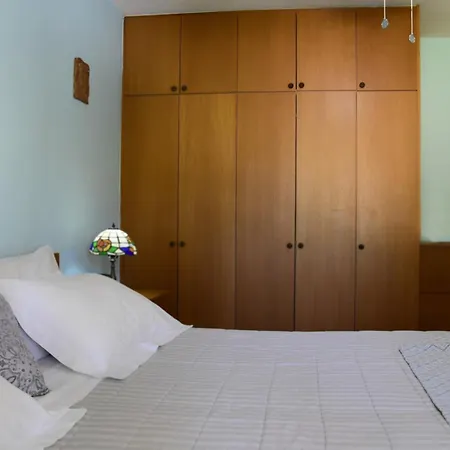 Pear Tree Apartment